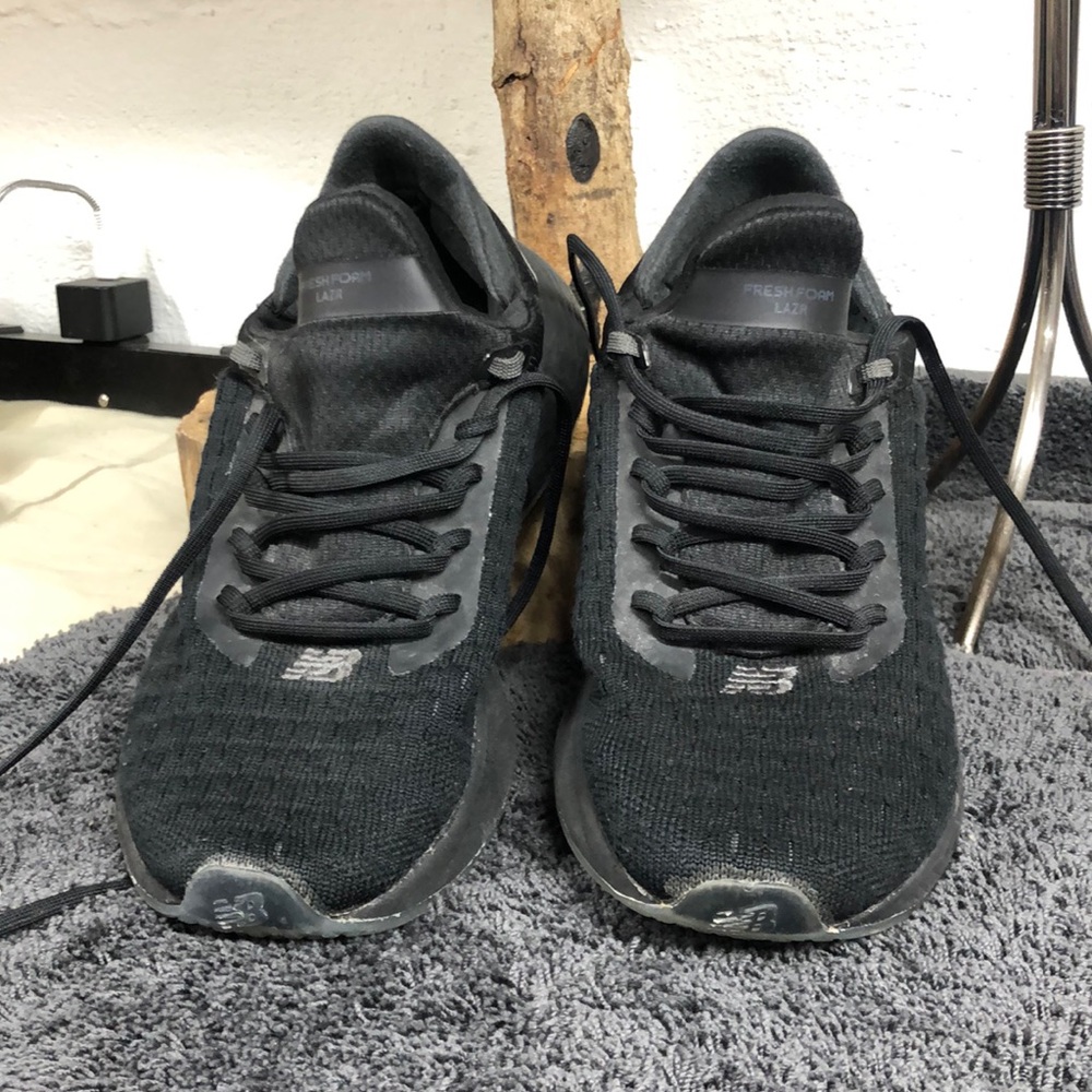 New‎ Balance black tennis shoes women size 5